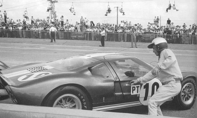 http://www.nvsaac.com/photogallery/images/GT40/1965/65%20sebring/65seb10z%20Ghinter-P.Hill%20Ford%20GT40.jpg